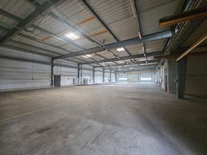 Vente commerce 2300 m² Beaucouzé (49070)
