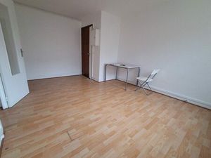 A VENDRE STUDIO ENTIEREMENT AU CALME SUR JARDIN ARCUEIL