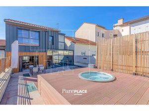 Maison 7 pièces / 3 chambres / 3 cuisines / 250 m² / terrasse 100 m² / garage 120 m²