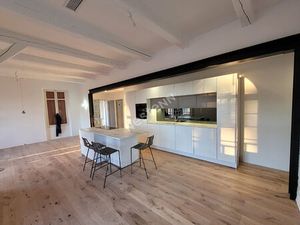 Appartement St Cyr Sur Mer de 5 pièces de 113.63 m² avec cave et garage