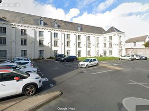 Place de Parking Rue Seigneur Saumur