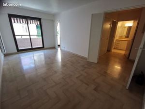 Cagnes centre beau 2 pieces balcon parking cave 892