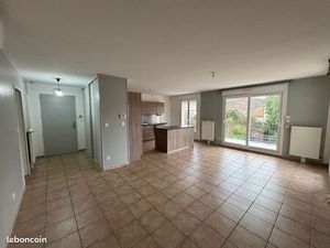 Appartement T4 de 88 m² avec terrasse et garage fermé – Centre du village