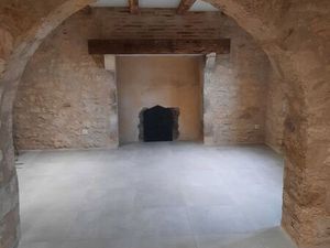 Loue maison de village en pierre renovée