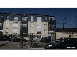 Loue 4 Boxes Neufs fermés (Champs sur Marne -2 RER+3 Métros) pour Stationnement/Stockage d