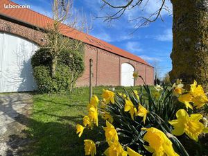 Grande propriété individuelle - 347 m2 - nombreuses dépendances sur parcelle de + 4000 m2