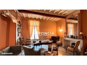 Maison 8 pièces 552 m²