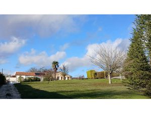 Vente appartement 4 pièces 123 m² à Montignac-le-Coq (16390)  176 550 €