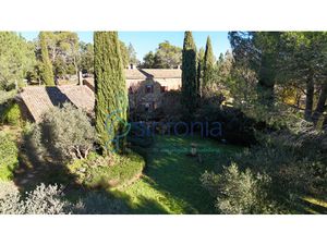 À 15 minutes d'Uzès  magnifique mas en pierre plein de charm