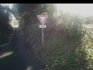 Terrain à bâtir de 2300 m² à BESSE-SUR-BRAYE (72)