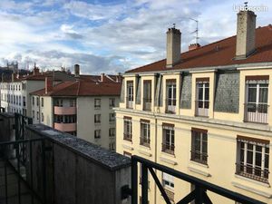 Studio meublé 30 m2 proche universités et piscine du Rhône
