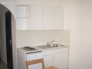 Studio 1 étage 22 m2  centre ville Gardanne