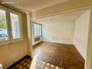 Studio MERMOZ–SANTY / LA PLAINE – Opportunité Investisseur ou 1° achat