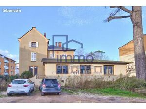 Maison 10 pièces 381 m²