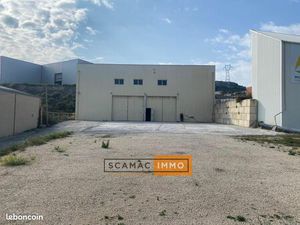 Local d'activité 490 m²