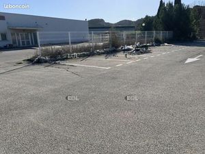 Local d'activité 1 000 m²