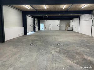 Local d'activité 300 m²