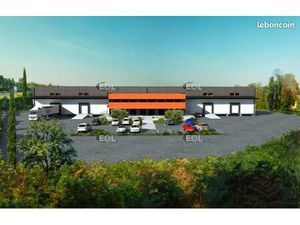 Local industriel 2 800 m²