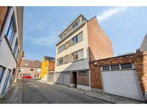 Gezellig appartement voorzien van vernieuwde keuken en ba...