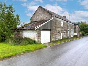 Maison à rénover sur 38a 70ca