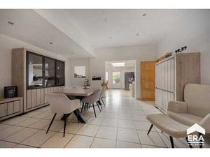 Maison rénovée avec 4 chambres  jardin et deux garages