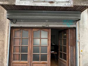 Vends murs et droit au bail tous commerces d un local de 29m2