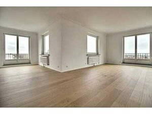 BRUGMANN: Spacieux penthouse 1ch avec vue sur Bruxelles