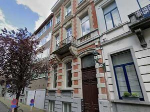 Appartement rénové  lumineux  2 ch  terrasse