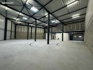 Local d'activité 587 m²