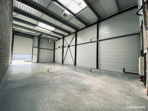 Local d'activité 461 m²