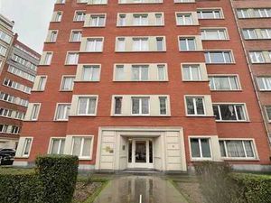 PETILLON - Bel appartement 1CH à rafraîchir