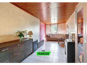 Maison avec beaucoup de possibilités et grand espace extéri…