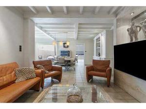 Propriété commerciale avec maison prête à emménager à Sint-D