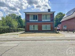 Huis met magazijn en kantoorruimte te koop!