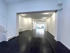 Prox Solboch/Etangs d'Ixelles - Rez Commercial rénové de +/-