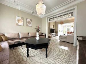 Grande maison de maître avec 4 chambres dans LE CENTRE!