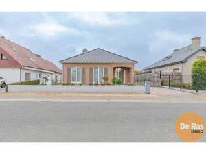 HILLEGEM - Mooie bungalow in rustige woonwijk op toplocatie