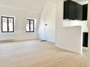 Appartement rénové avec 2 chambres et terrasse dans un empla