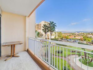 CANNES MARINA - STUDIO - VUE - BON ÉTAT GÉNÉRAL