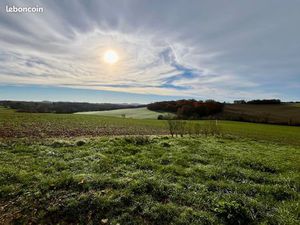 Une situation incroyable en campagne au calme au bout d’un long chemin privé habitation lé
