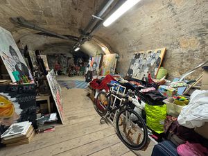 Bordeaux Victoire - Cave de 60 m2 saine et aménagée