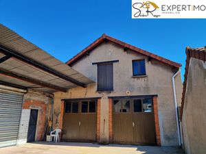 Très grande maison d’habitation de 228 m² avec terrain attenant de 749 m²