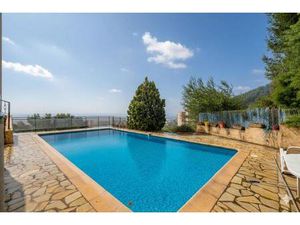 Grande Maison 6P avec Potentiel à Saint-Laurent-du-Var