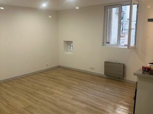 Beau studio entièrement rénové