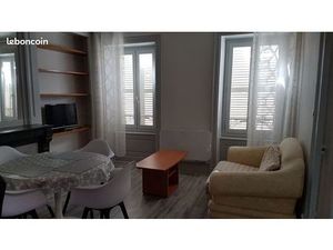 TRES BEAU F2 de 44 m2  tout équipé et meublé avec parking