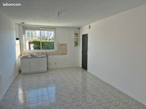 Appartement T2 proche commerces et bus  parking communal en proximité