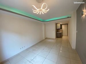 Studio équipé refait à neuf dans résidence en centre-ville