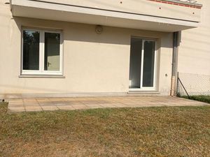 Appartement avec jardinet à louer