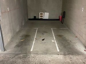 Loue garage fermé pour moto