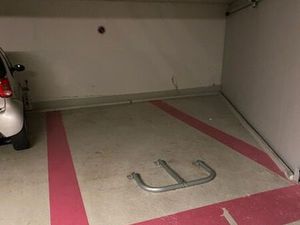 Place de parking Batignolles au -1 / Immeuble récent